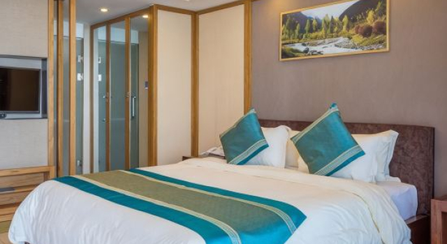 Люкс с 2 комнатами с видом на море HuiDongXunLlaoWanWuDiHaiJingApartment