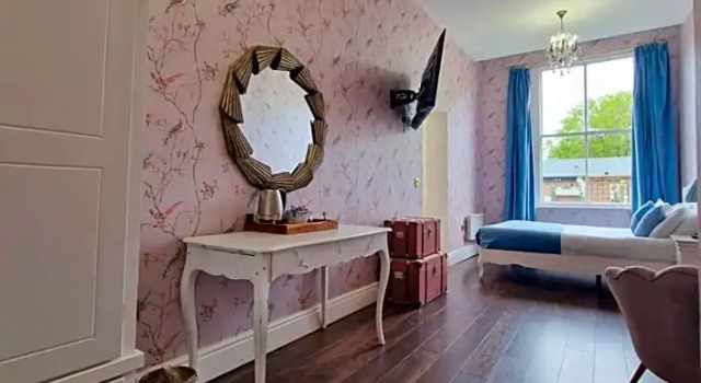Номер Superior RainHill Hall Hotel
