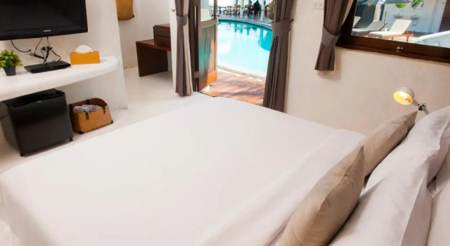 Бунгало с балконом и с видом на сад Lazy Days Samui Beach Resort