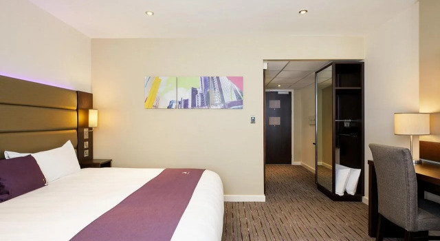 Premier Inn Worcester - M5 Jct6, Rezervați Hotel Hoteluri în Gloucestershire cu parcare, Parcare