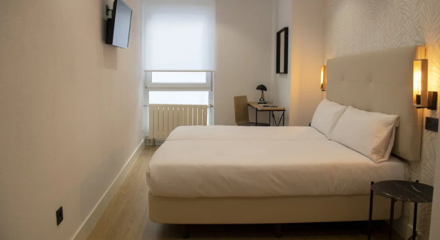 Nómada Orzán, Book Hotel A Coruña 