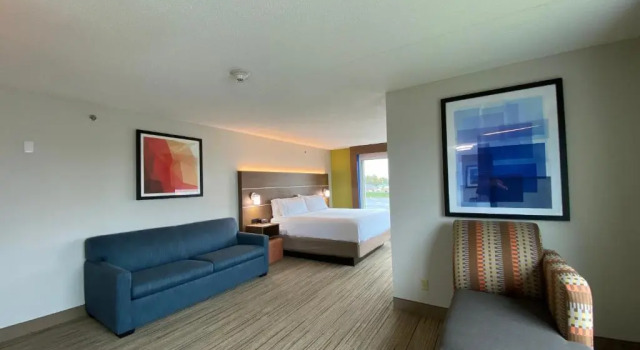 Люкс Holiday Inn Express & Suites Somerset Central by IHG
