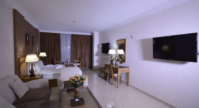 Одноместный полулюкс City Center Hotel