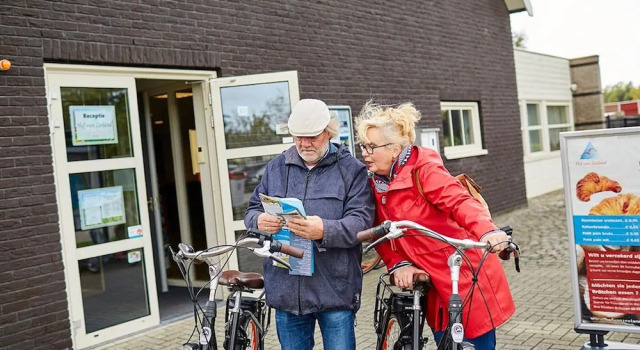 Коттедж Group Accommodation in Zeeland with Garden