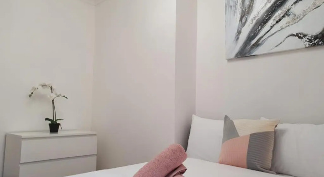 Glasgow Comfortable and Modern 3 Bedroom Mid Terraced Villa, Забронировать Вилла Виллы Стратклайда, Вилла