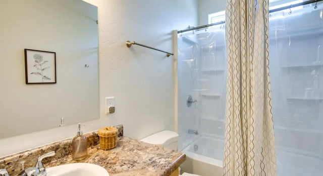 Коттедж с 3 комнатами Sleek Montrose Home w/ Patio & Yard < 2 Mi to Town