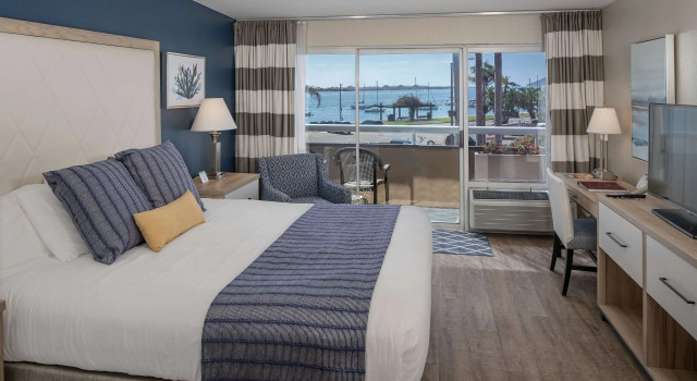 Bay Club Hotel & Marina