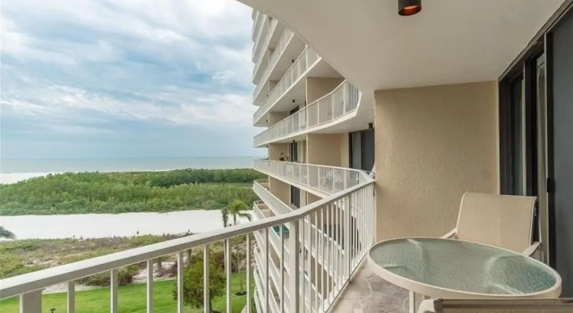 Sst3-704 - South Seas Tower 2 Bedroom Condo by Redawning, Забронировать Дом для отпуска Отели Марко-Айленд с парковкой, рядом с Marco Beach, Парковка