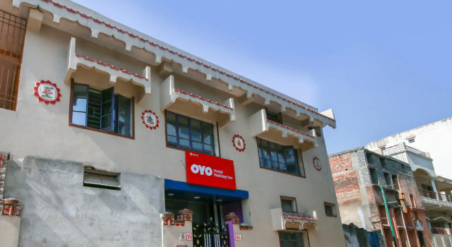 Hotel Holiday Inn by OYO Rooms, Book Hotel Jamshedpur Jharkhand