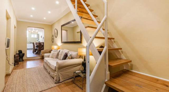Belem Skinny House