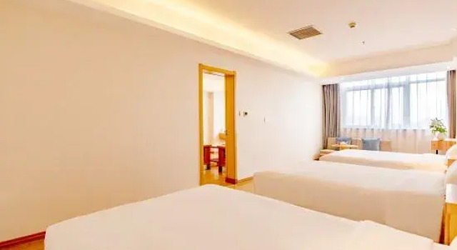 Трёхместный люкс Homeinn Hotel (Shanghai Ninth People's Hospital Fengcheng Branch)