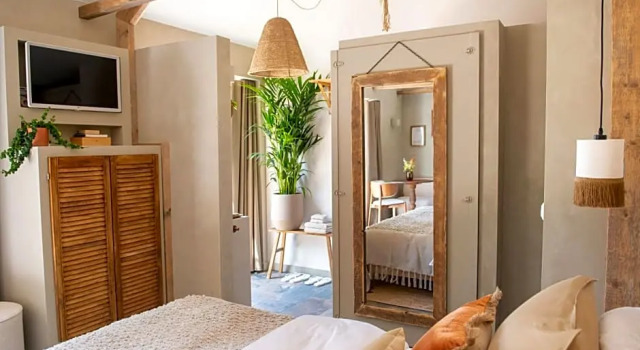 LODGE & LOFT, Book Hotel Hotels in Sassenheim with Parking, Parking
