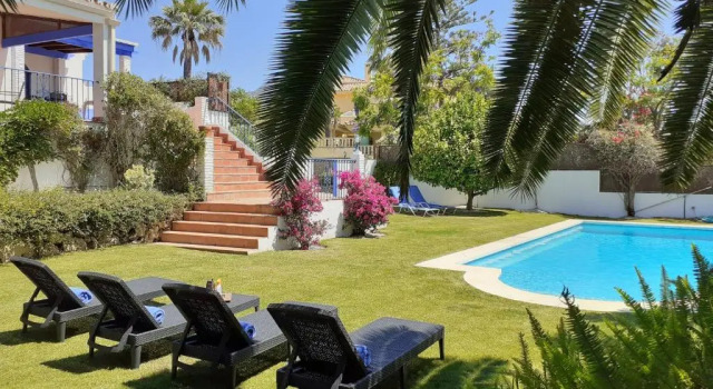 Коттедж Villa 10 Luxe by Lirios Village Marbella - Superb Location and Heated Pool