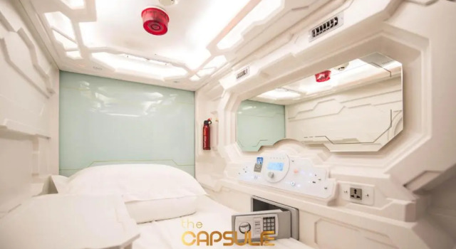 Капсула The Capsule Hotel