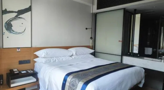 Люкс Deluxe Fairfield by Marriott Baiyin Downtown