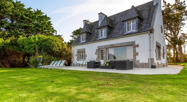 Villa With 4 Bedrooms in Roscoff, With Wonderful sea View, Enclosed Ga, Забронировать Вилла Коттеджи Finistère, Коттедж