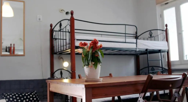 Кровать в общем номере Pit Stop Hostel
