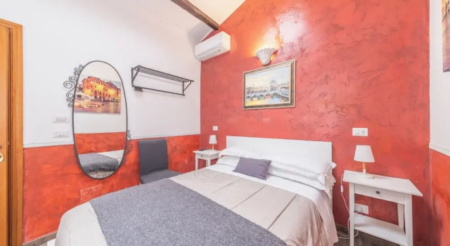 Room-small Double Room in History House, Prenota Hotel Roma Lazio