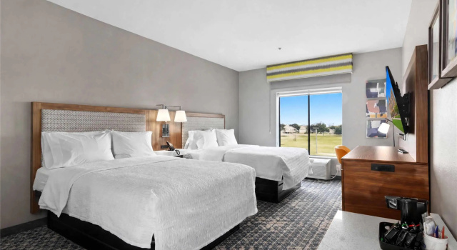 Четырёхместный номер Standard Hampton Inn & Suites Houston Rosenberg