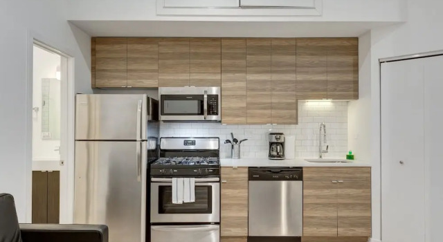 Enjoy A Romantic Chicago Getaway - This Windy City Studio Is Perfect For 2 - 747 Lofts Cabin 104 by RedAwning, Varaa Hotelli Chicago 