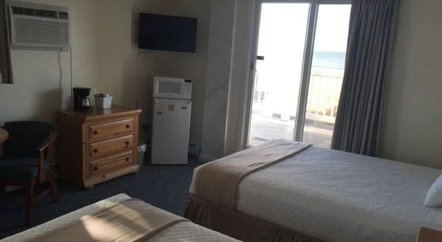 Четырёхместный номер Standard с видом на океан Sea Cliff House Motel