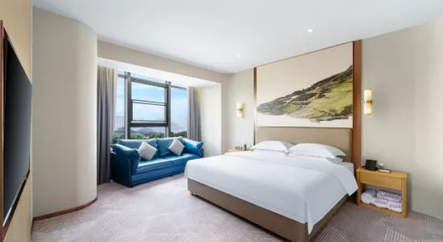 Люкс Executive Ramada Yichang Yiling Hotel