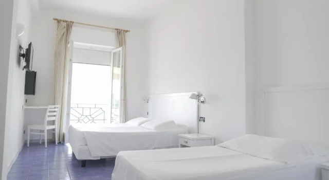Трёхместный номер Standard с видом на море Hotel Venere Azzurra