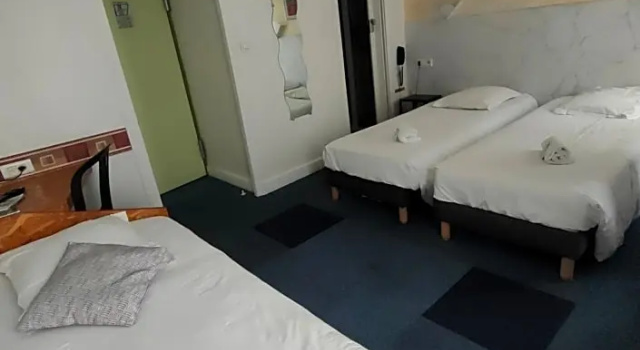 Трёхместный номер Standard Hôtel De Naples