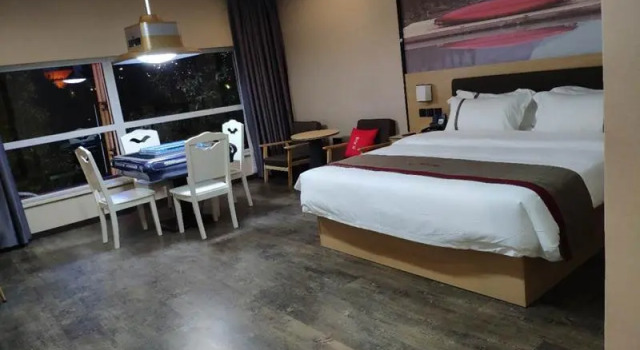 Thank Inn Hotel Guizhou Qiannan Duyun Jianjiang Avenue, Rezervovat Hotel Qiannan Čína