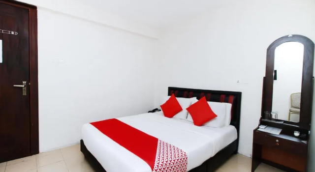 Номер Economy Green Palace Colombo