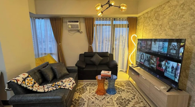 Номер Standard Modern & Spacious 2BR 68 sqm Condo in Manhattan Heights Pool View