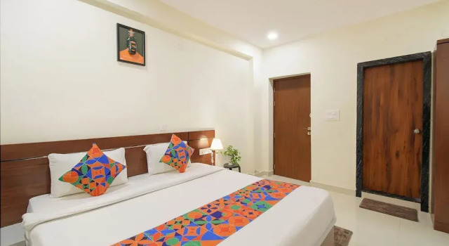 Номер Deluxe FabHotel Prime Cozy - Nr Yashoda Hospital, Hitech City