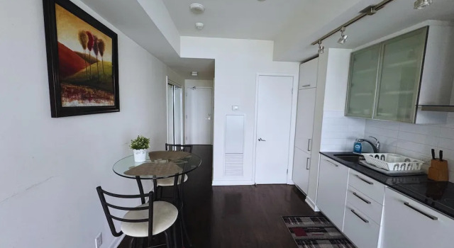 The York Suites, Забронировать Апарт-отель Апарт-отели Торонто, рядом с Аквариум Рипли, Апарт-отель