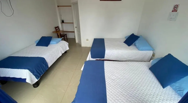 Hospedaje Delfin Azul, Boek Hostel Puerto Villamil 