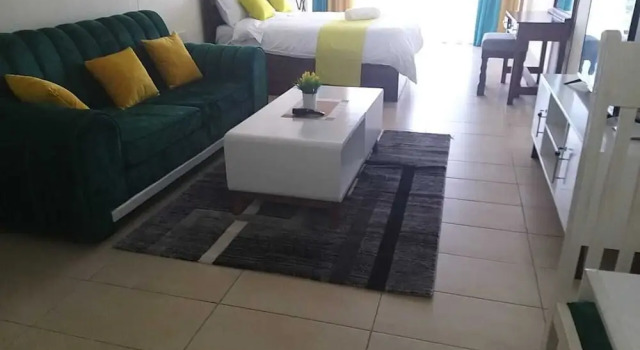 Lux Suites Golden Sun Studio Apartments, Rezervasyon Daire Diani Beach 