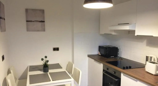 Nice and cozy apartment with Wifi and balcony, Забронировать Апартаменты/квартира Нойс Северный Рейн-Вестфалия, рядом с Базилика Святого Квирина