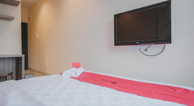 RedDoorz Plus near Ferry Terminal Batam Center, Boek Hotel Hotels in Batam Center met parkeren, Parkeren