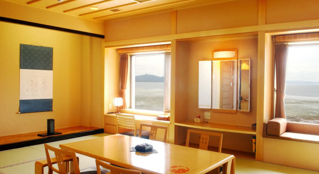 Номер Standard с видом на озеро Lake Saroma Tsuruga Resort