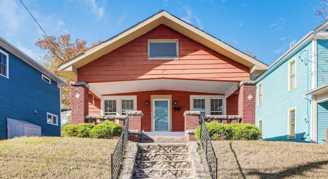 Коттедж Family Retreat w/ Yard < 1 Mi to Dtwn Durham!