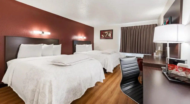 Четырёхместный номер Premium Red Roof Inn PLUS+ Columbus - Worthington