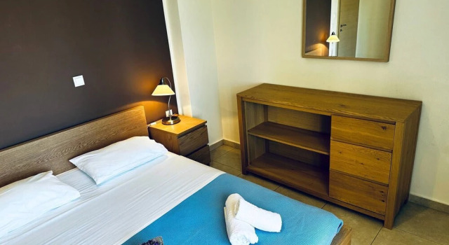To Steki 1min From Beach 2bd 1ba, Забронировать Апартаменты/квартира Отели Панормос с парковкой, Парковка