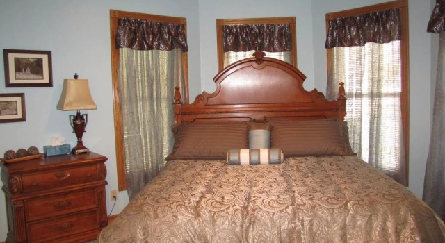 Shiloah Manor B&B and Event Center, Prenota Bed & breakfast Carthage Ozark