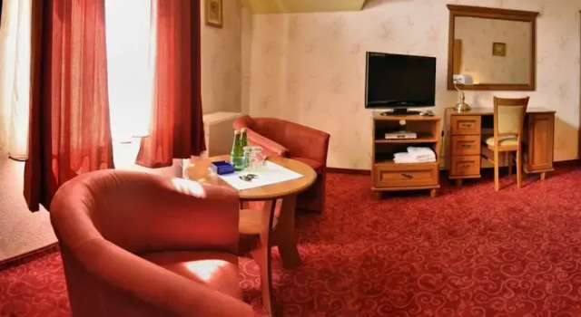 Hotel Villa Park, Rezerwuj Hotel Hotele w opolskie z parkingiem, Parking