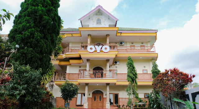 OYO Life 538 Villa Handayani Syariah, Book Villa Hotels in East Java with a Pool, Swimming Pool