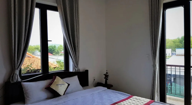 Двухместный номер Deluxe с балконом и с видом на сад Hung Vuong Resort