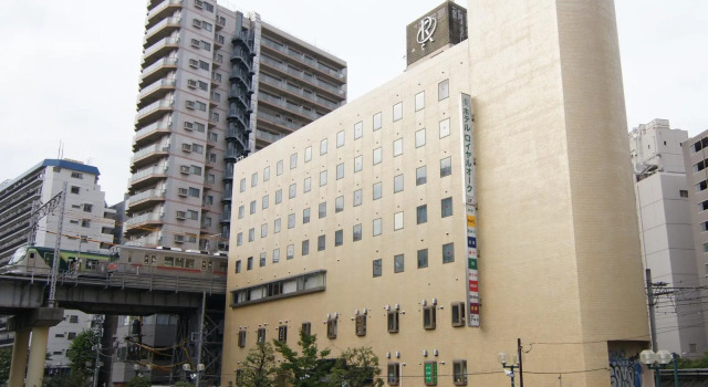 Кровать в общем номере Hotel Royal Oak Gotanda