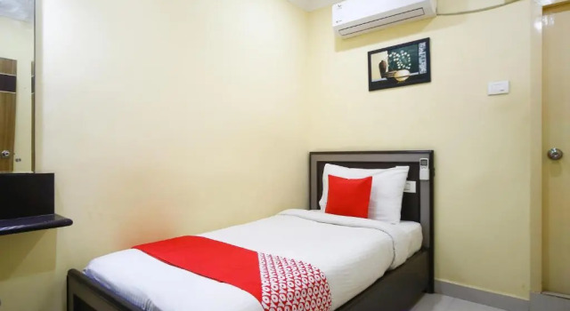 PLEASANT STAYS - Near Airport
