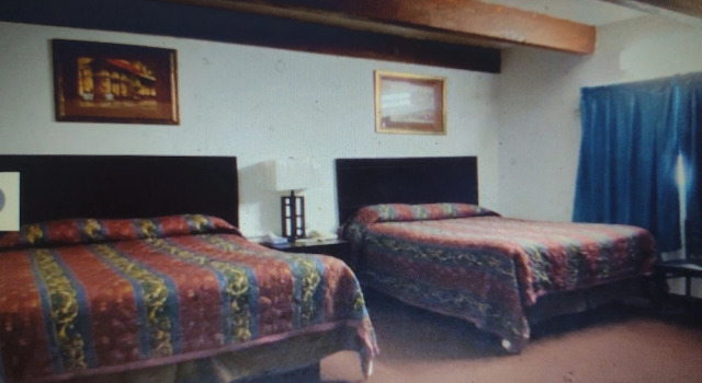 Двухместный номер Standard с балконом Budget Inn & Suites -Rates from 49 Dollars Only Super-Ice Cold,Comfortable Peaceful Rooms- Door-to-Door Lit Parking & Lowest Price plus HBO Max,Spanish TV, Internet free