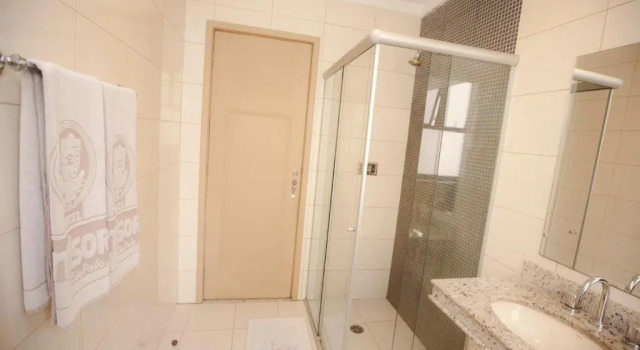 Номер Luxury Hotel Windsor