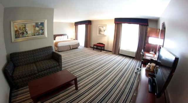 Семейный люкс Comfort Inn & Suites Harrisburg-Hershey North